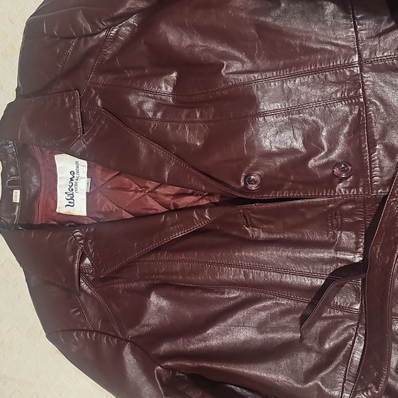 Women's Burgundy Leather Jacket This Jacket Is Absolutly Beautiful ! - Picture 2 of 10